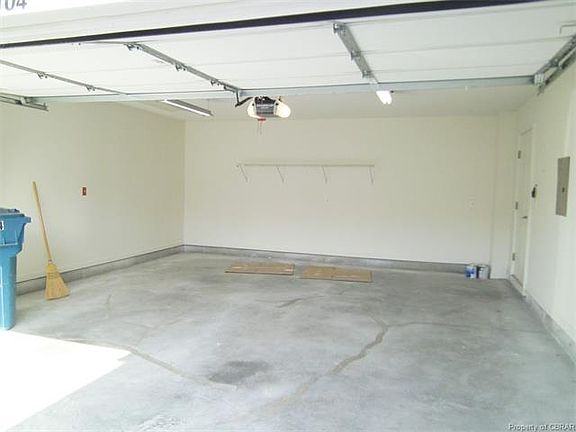 4th image of 104 Pond Vw #104