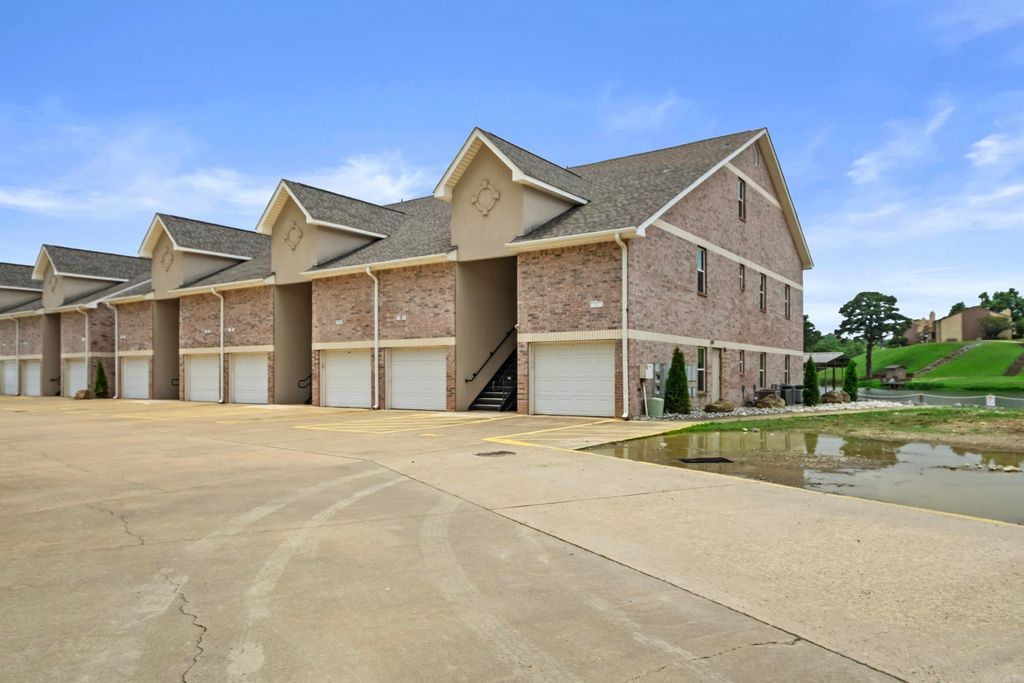 532 Grand Point Dr APT B2, Hot Springs National Park, AR - View 3