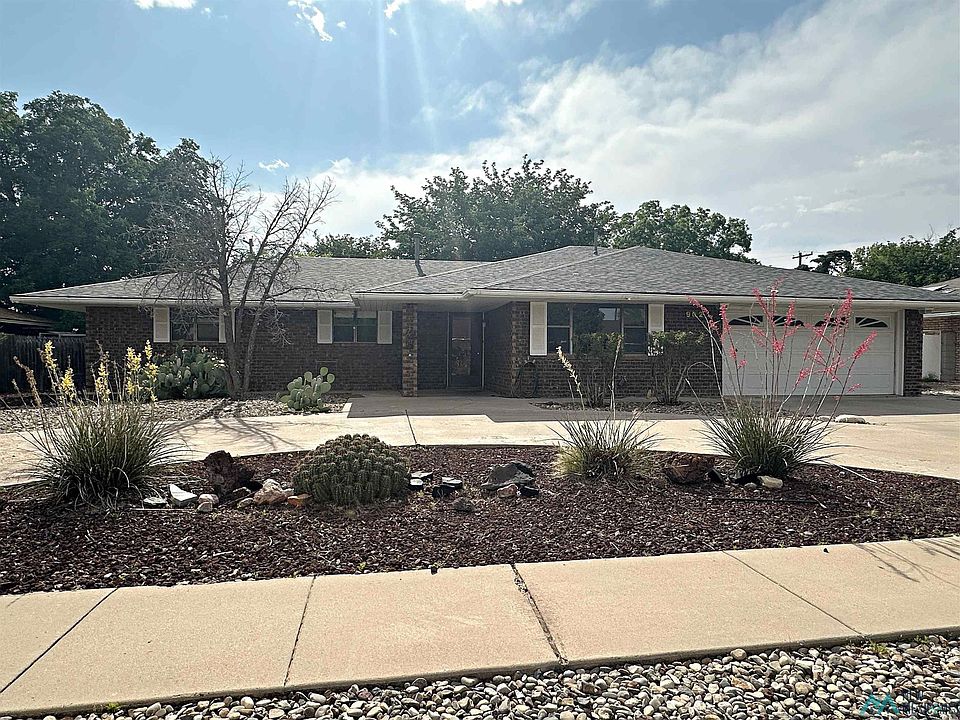 1st image of 902 Hall Dr
