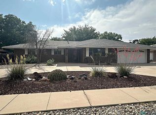 902 Hall Dr, Roswell, NM 88201
