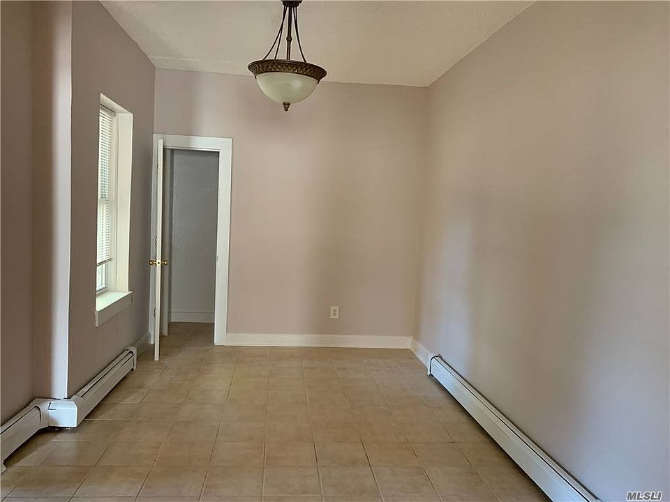 51 Smith St Merrick, NY, 11566 Apartments for Rent Zillow