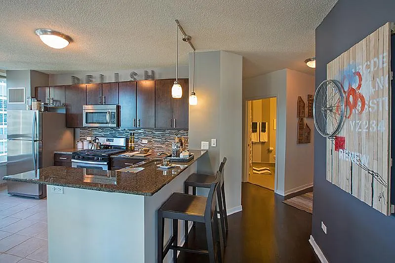3 bed, 3.0 bath, $7,375 — Photo 3
