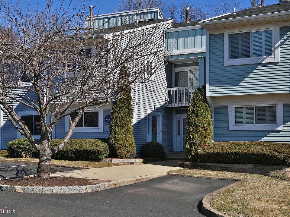 1st image of 71 Hillcroft Way