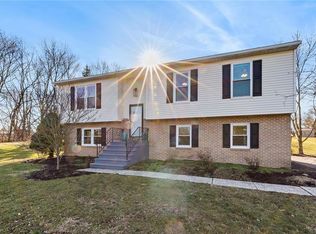 2666 Cinderella Ct, Perkiomenville, PA 18074