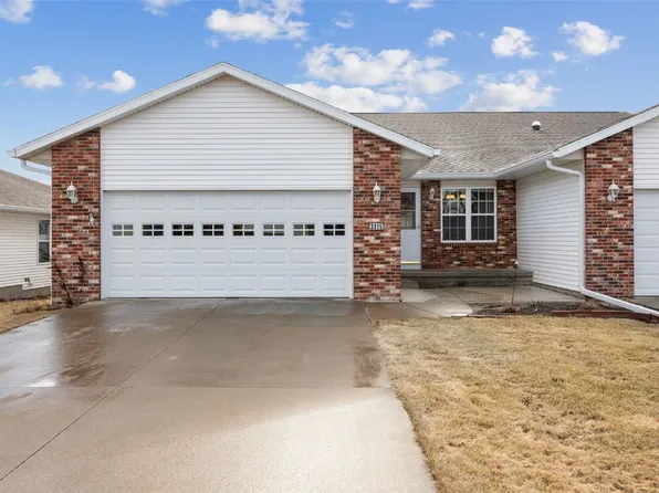 3315 Sunburst Ave, Marion, IA 52302