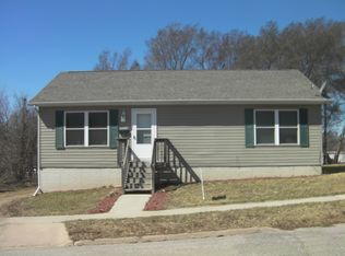 433 Beech St, Waterloo, IA 50703