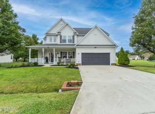 181 Eagleton Cir, Moyock, NC 27958
