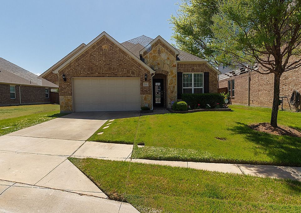 1st image of 2664 Yacht Club Dr
