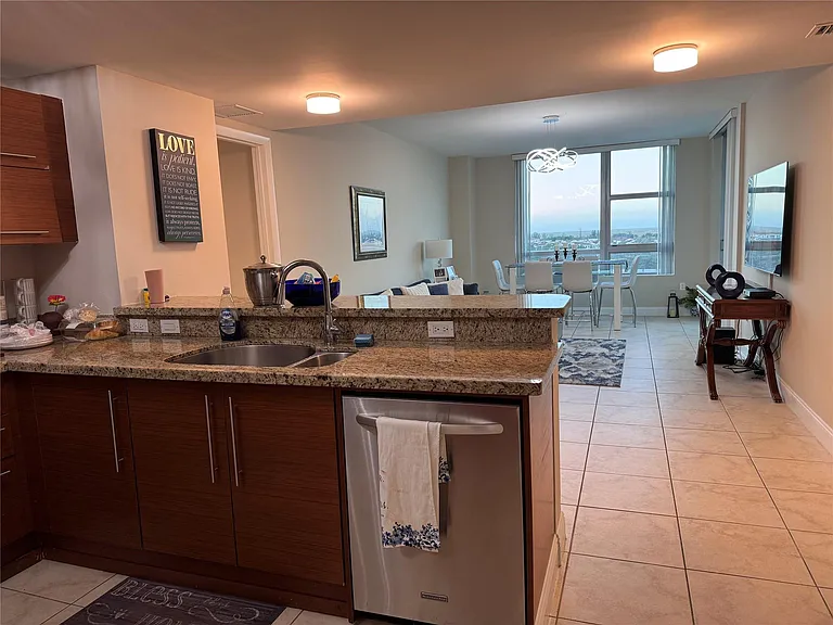 2681 N Flamingo Rd #1003S — Photo 8