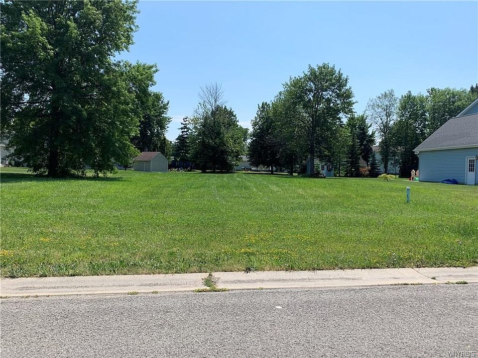 1st image of 415 Carrollwood Dr