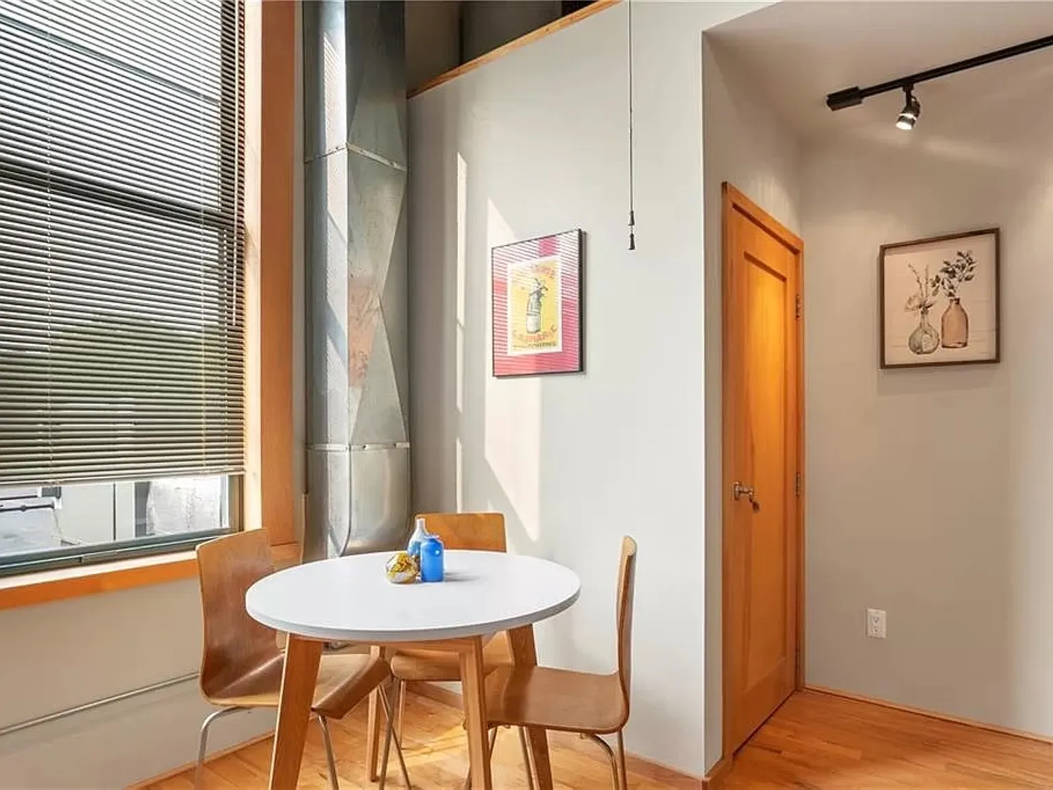 Studio, 715 sqft, $1,800 — Photo 2