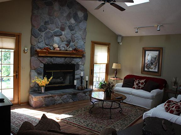 5th image of 2850 N Horseshoe Dr SW