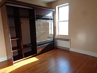 Rented by Zikos Realty Services