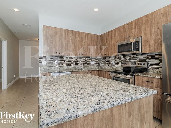 5th image of 419 Eagle Dr