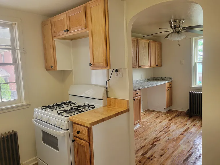 99 Cummins St #2 — Photo 7