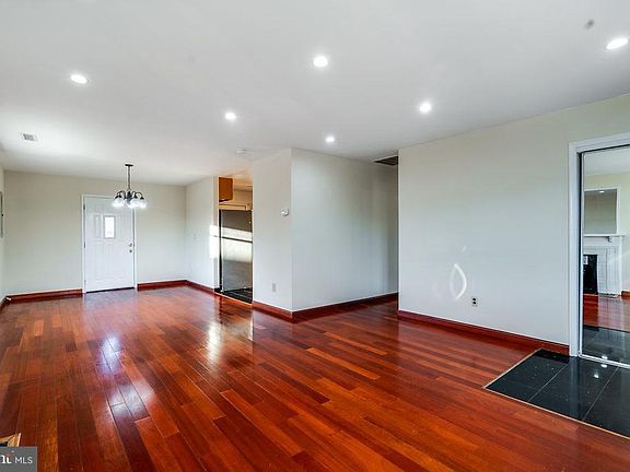 4th image of 3900 Guest Ln
