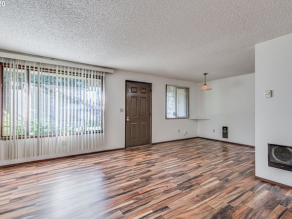 3rd image of 1403 NE 143rd Ave