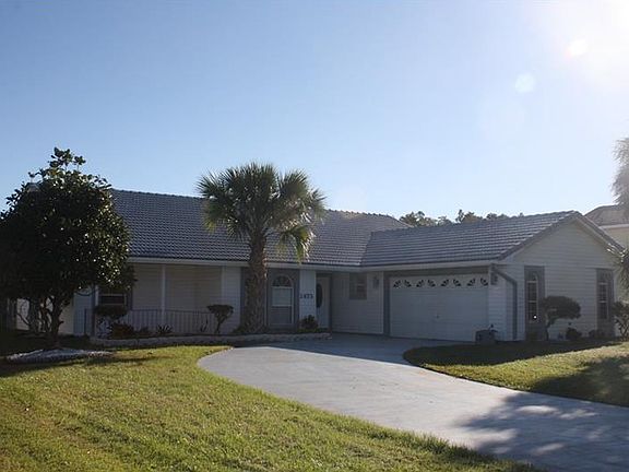 3rd image of 2473 Albany Dr