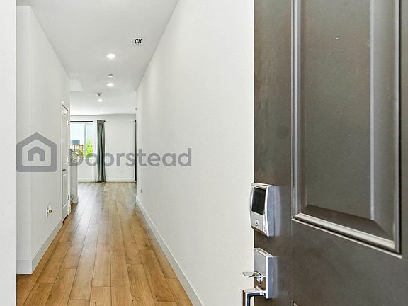 4th image of 1846 Gordon Hammond Pl