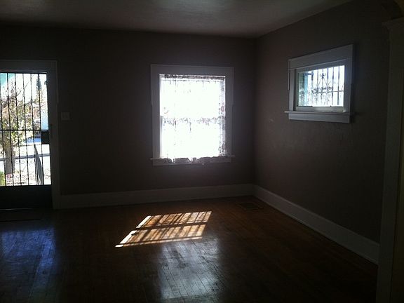 3rd image of 2919 Louisville Ave