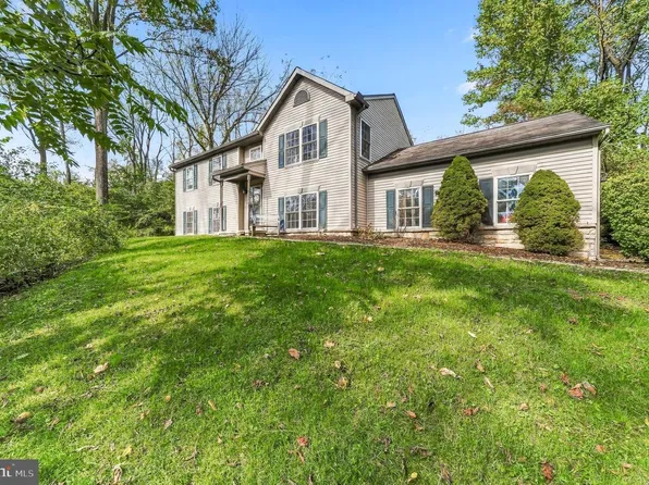 255 E Mattson Hollow Rd, Coatesville, PA 19320