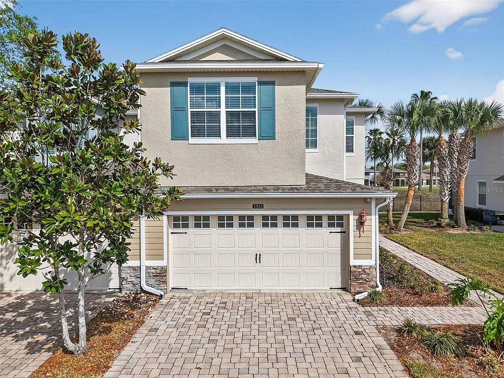 Building Photo - 1323 Priory Cir
