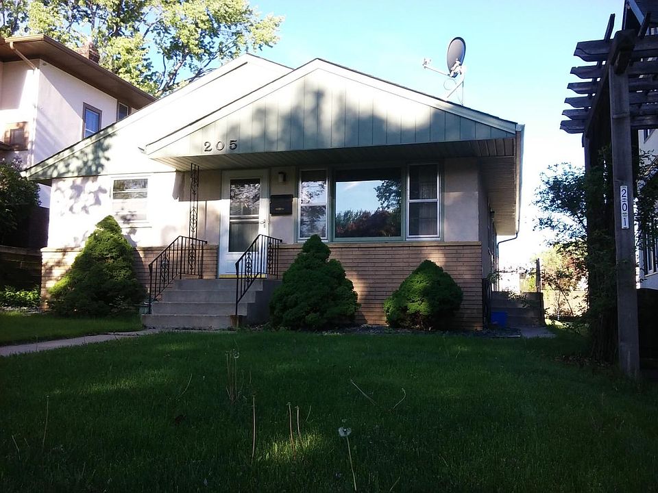 Summer Front yard