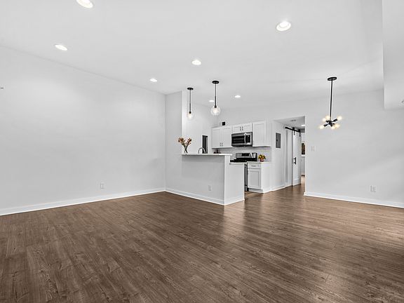 5th image of 4905 Americana Dr APT 212
