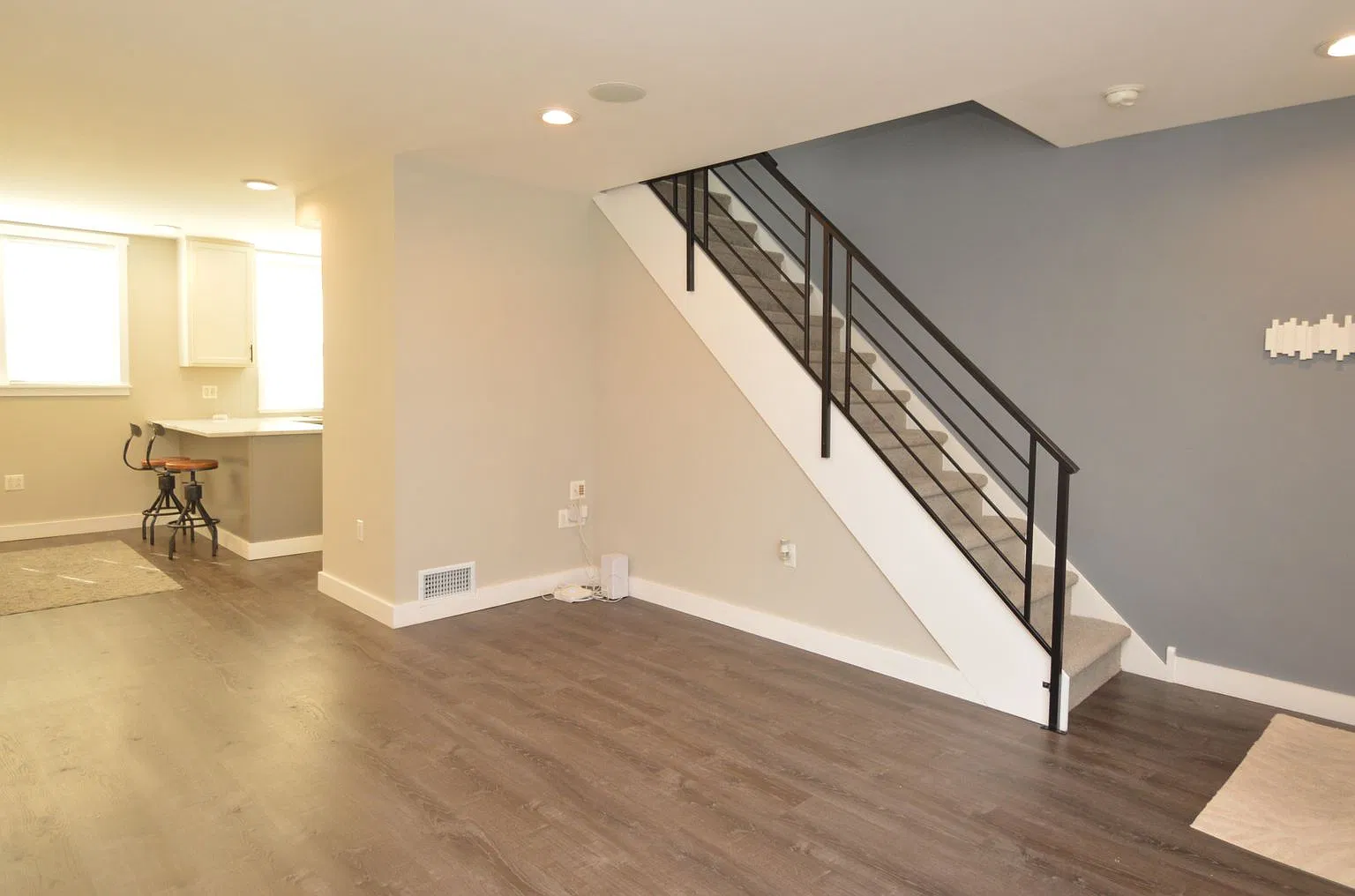 Beautifully Renovated 2-Bedroom Home with Garage Near Oxford Circle — Photo 1