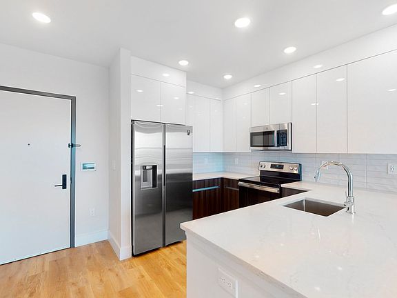 2nd image of 333 Bergen Blvd APT 420