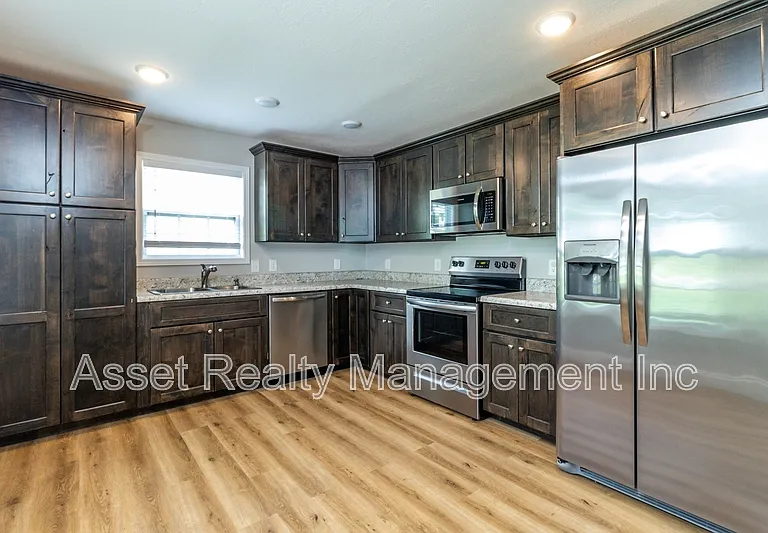 252-254 Highland Ave — Photo 8