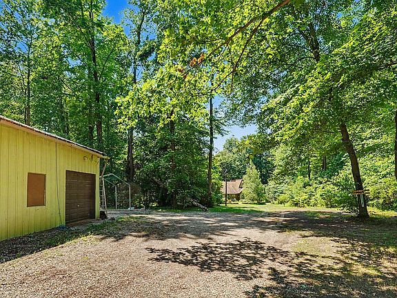 33rd image of 126 48th St