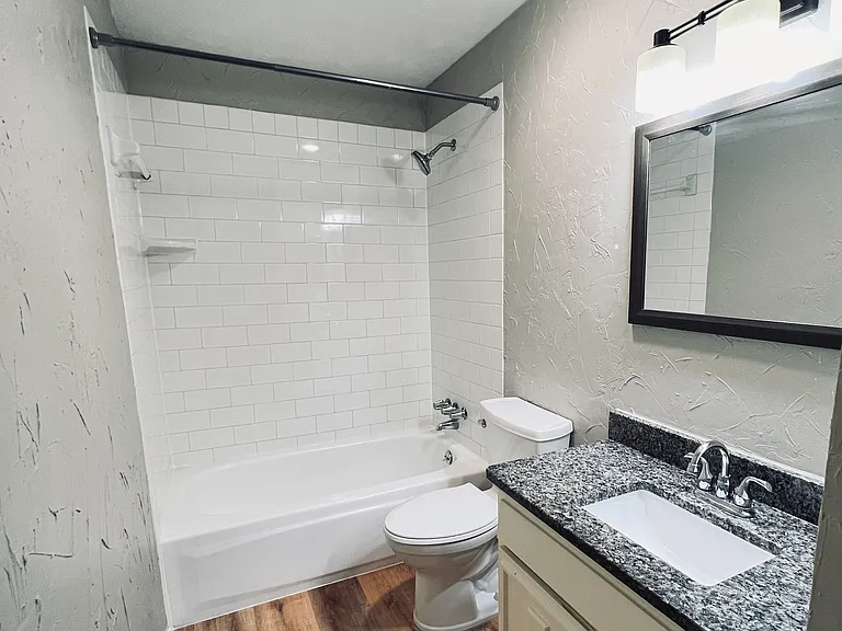 2102 Richwood Dr — Photo 23