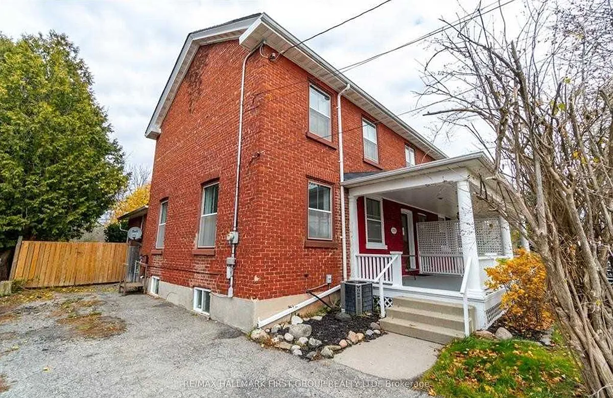 Building Photo - 378 King St W