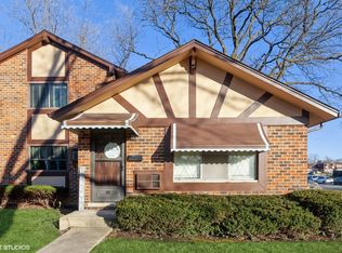 1S175 Dillon Ln, Villa Park, IL 60181