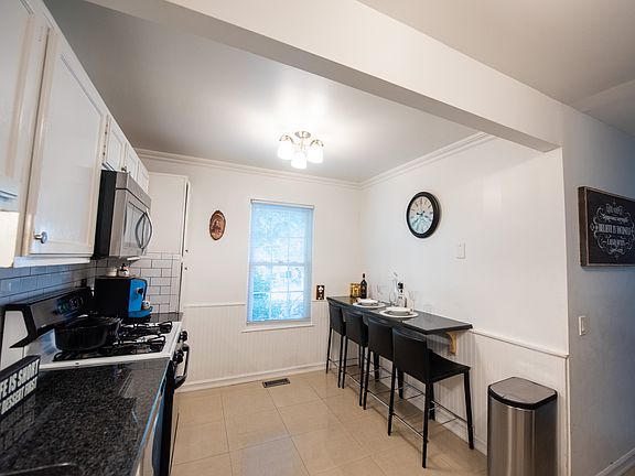 5th image of 211 Carrollwood Dr