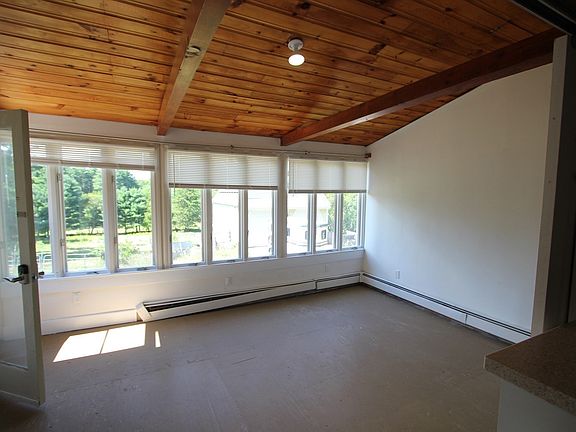5th image of 163 Farm St #1