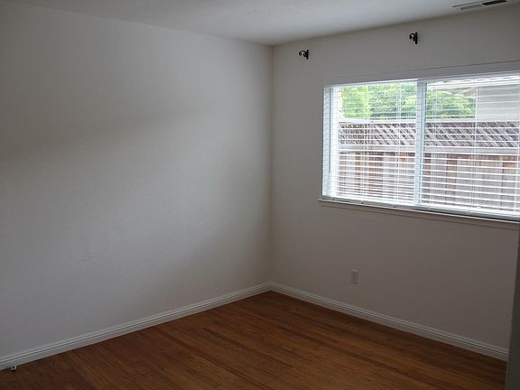 4th image of 6377 Windsor Ln
