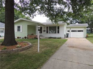 3016 Kenridge Ter NE, Cedar Rapids, IA 52402