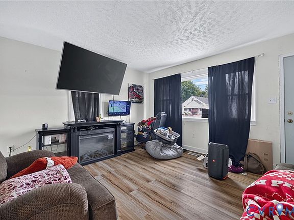 3rd image of 719 South Ave