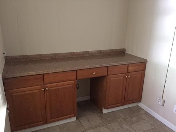 2nd image of 1054 Redwood Ct