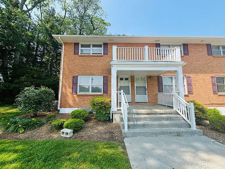 1407 Toms Creek Rd #8 — Photo 6