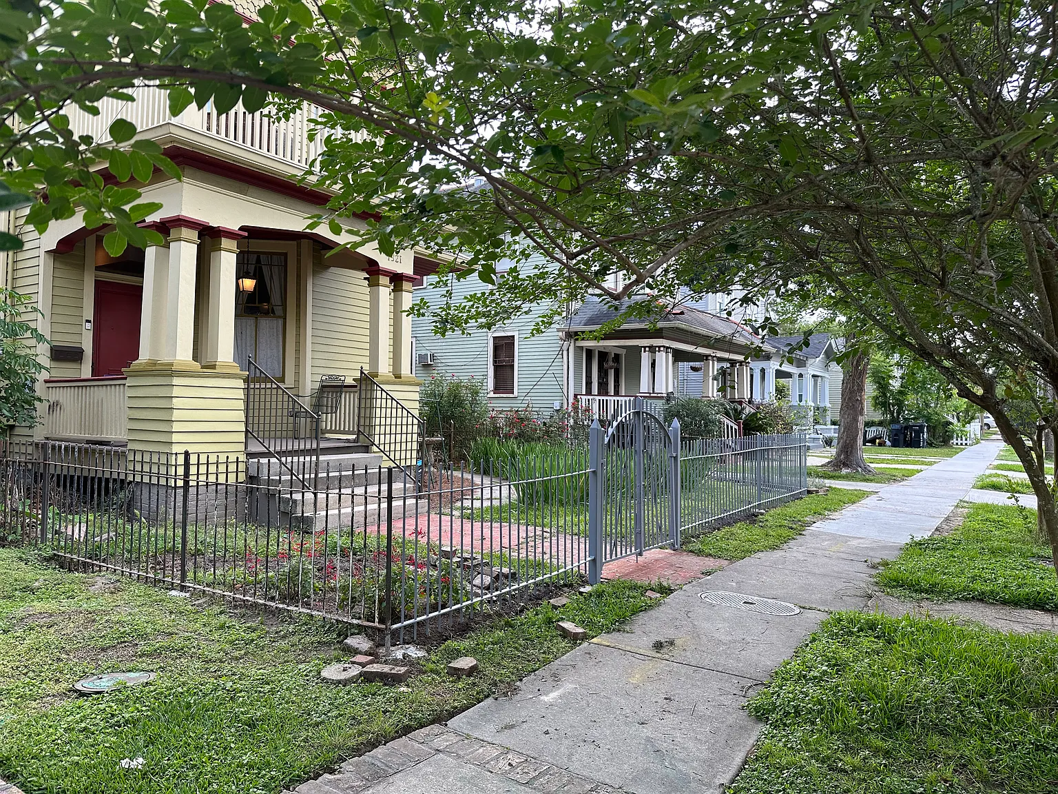 2 bed, 1200 sqft, $2,200 — Photo 3