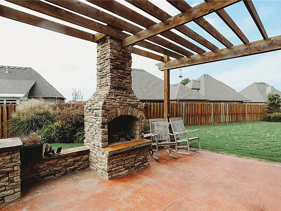 2nd image of 3607 SW Riverwood Pl