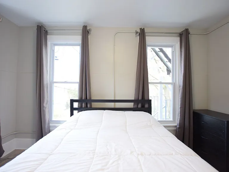 1002 N Aurora St — Photo 107