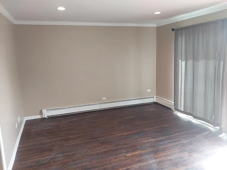 629 W 65th St #6 — Photo 12