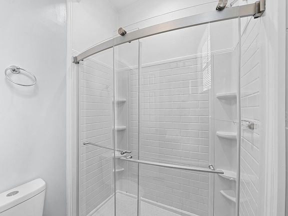 5th image of 499 Boulevard St #497A