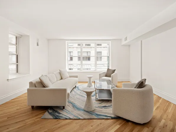 24 W 45th St APT 4, New York, NY 10036