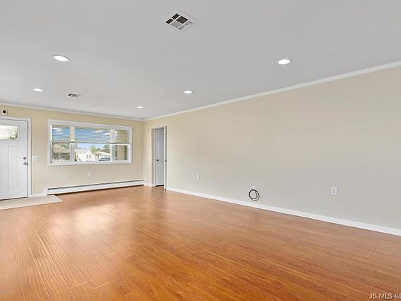 5th image of 17 Monaco Ct