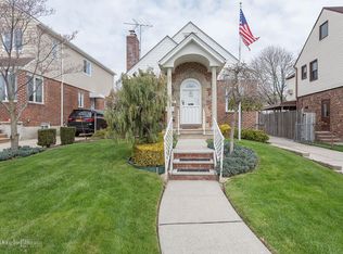 16345 16th Ave, Flushing, NY 11357